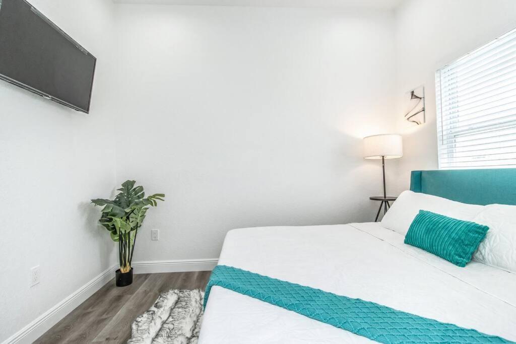 2Br Spacious House In Heart Of West Tampa Exterior foto