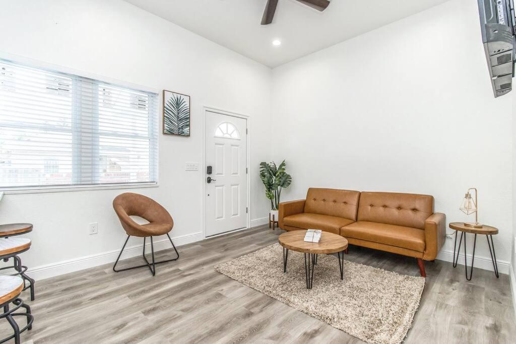 2Br Spacious House In Heart Of West Tampa Exterior foto