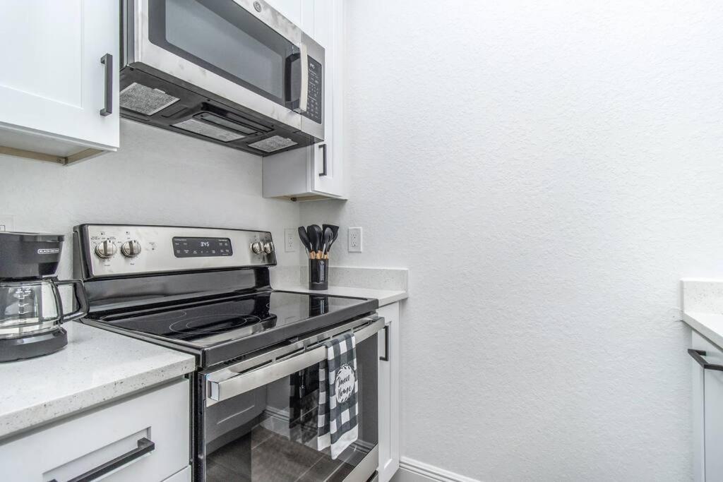 2Br Spacious House In Heart Of West Tampa Exterior foto
