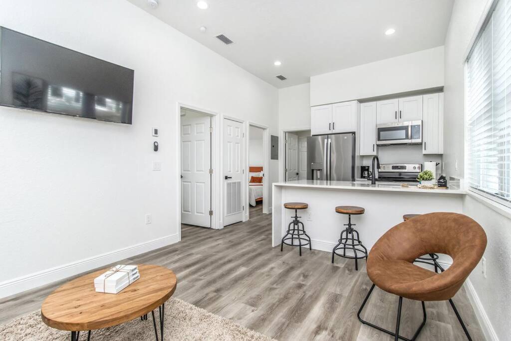 2Br Spacious House In Heart Of West Tampa Exterior foto
